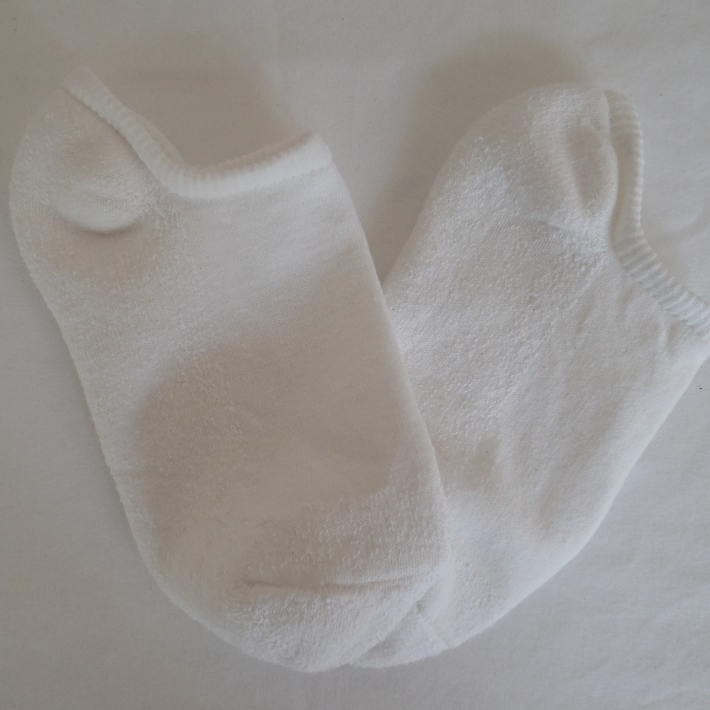 NEW Bundle Of 2 PAIRS HOOTERS GIRL UNIFORM NO SHOW SOCKS One Size